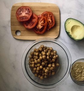 Chickpeas, tomatoes and avocado